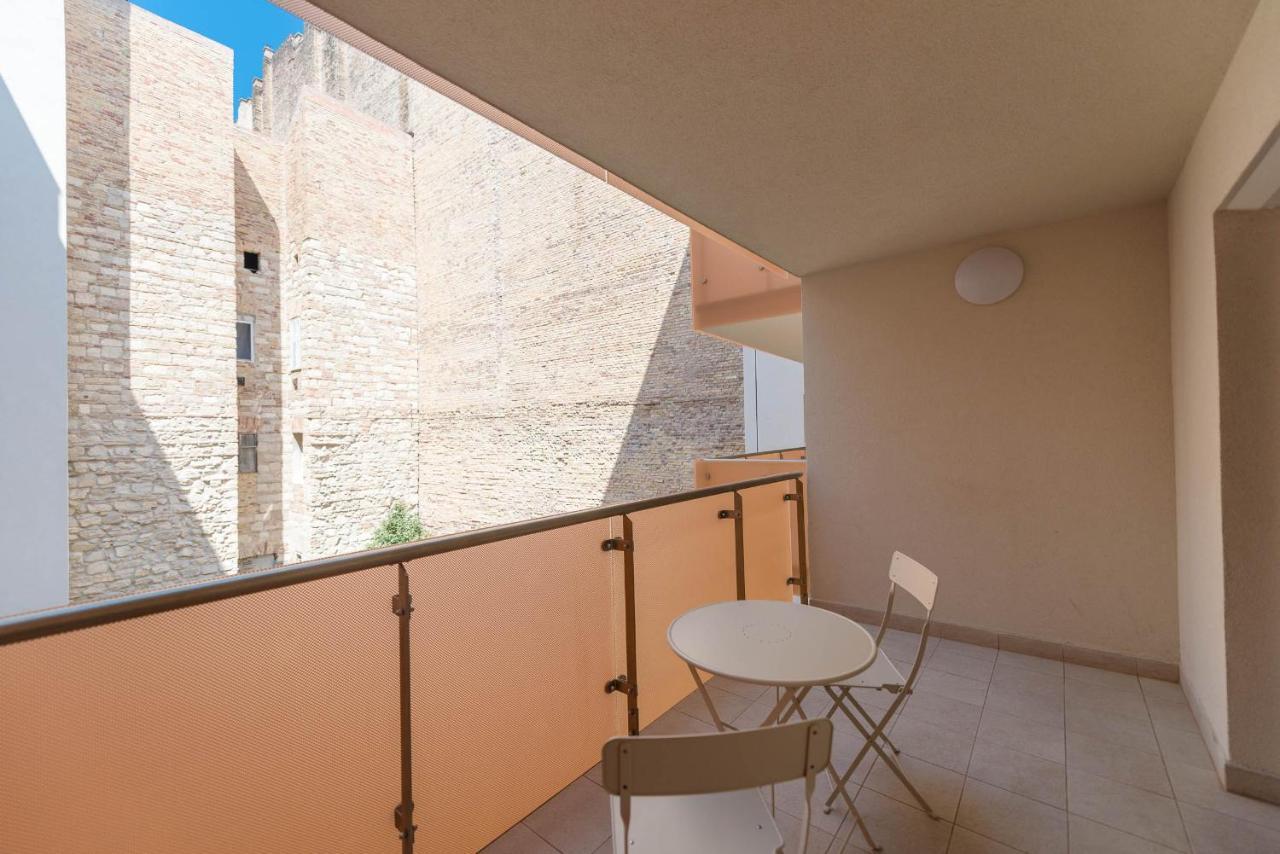 Oasis Apartments At Broadway Residence Budapest Exterior foto